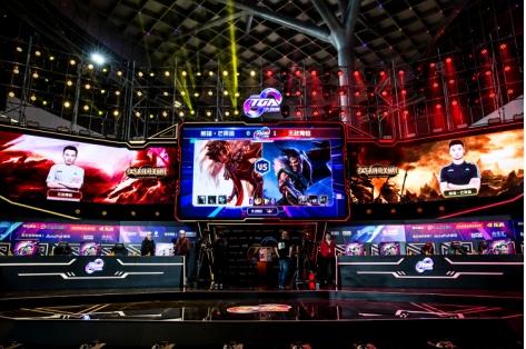 紧密的中场 紧密的中场